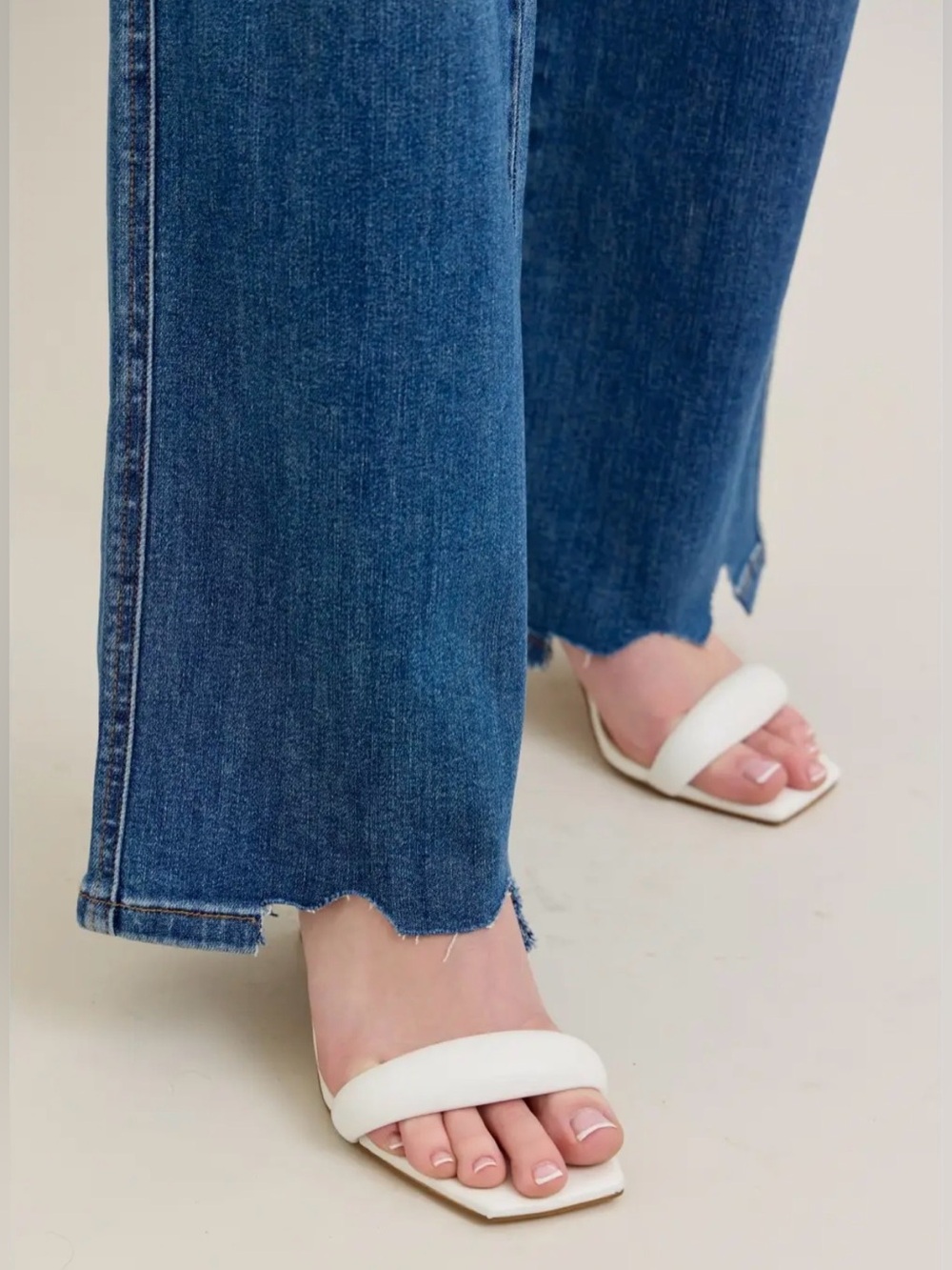 NWT Judy Blue Rebel Tummy Control Wide Leg Jeans with Chew Hem - Picture 4 of 6